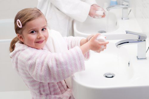 آموزش شستن دست ها به کودکان
